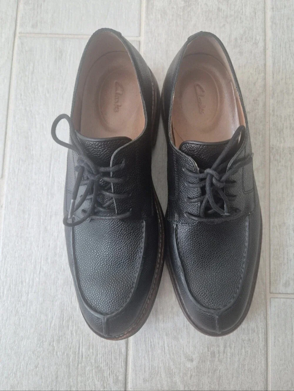 Clarks Men's Black Leather Lace-Up Dress Shoes